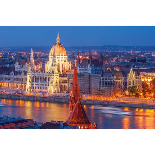 Haseltine, Tom 아티스트의 View of Parliament Buildings along Danube River at dusk-Budapest-Capital of Hungary-Europe작품입니다.